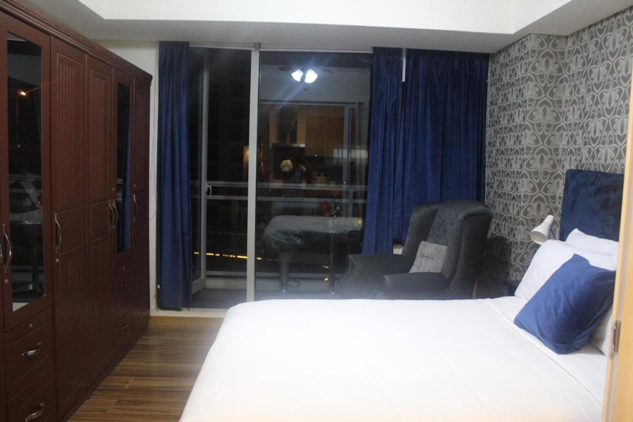 Azure Urban Resort A4 Near Airport Mall With Wavepool Paranaque City Eksteriør bilde