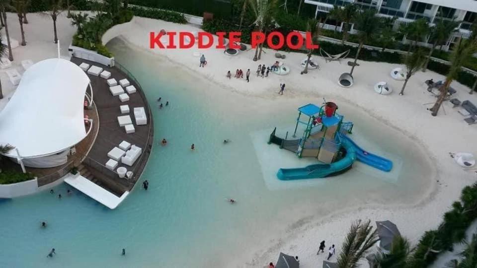 Azure Urban Resort A4 Near Airport Mall With Wavepool Paranaque City Eksteriør bilde