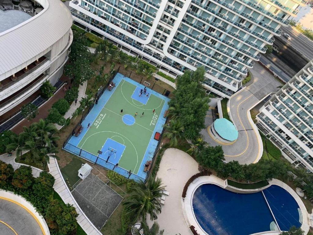 Azure Urban Resort A4 Near Airport Mall With Wavepool Paranaque City Eksteriør bilde