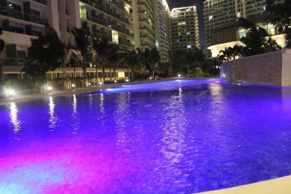 Azure Urban Resort A4 Near Airport Mall With Wavepool Paranaque City Eksteriør bilde