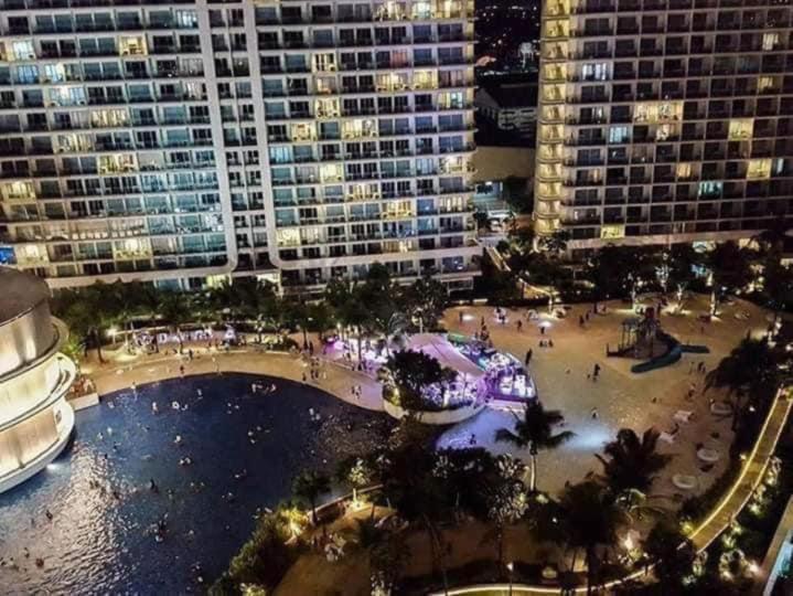 Azure Urban Resort A4 Near Airport Mall With Wavepool Paranaque City Eksteriør bilde