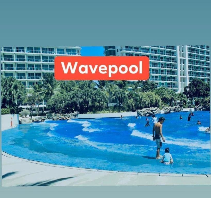 Azure Urban Resort A4 Near Airport Mall With Wavepool Paranaque City Eksteriør bilde